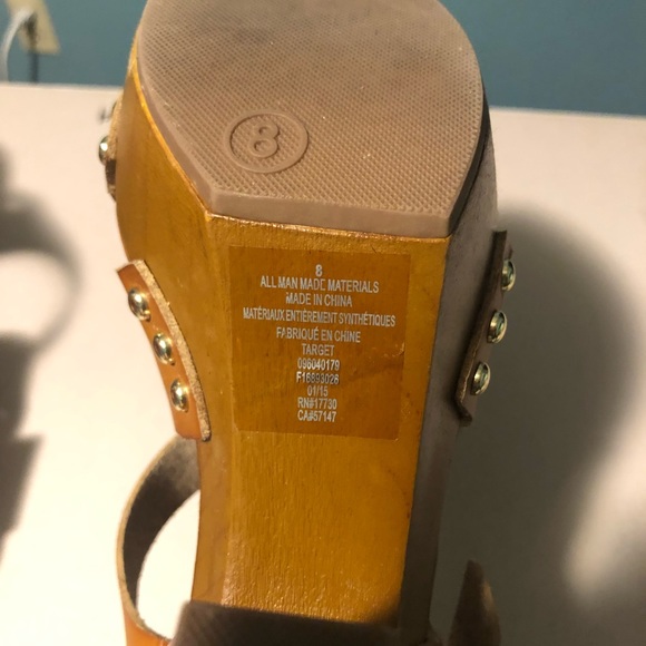 Tan platform heels - Picture 4 of 4